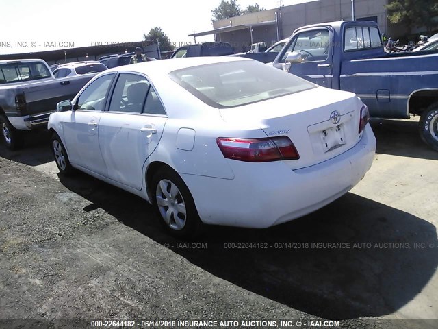4T1BE46KX7U724903 - 2007 TOYOTA CAMRY NEW GENERAT CE/LE/XLE/SE WHITE photo 3