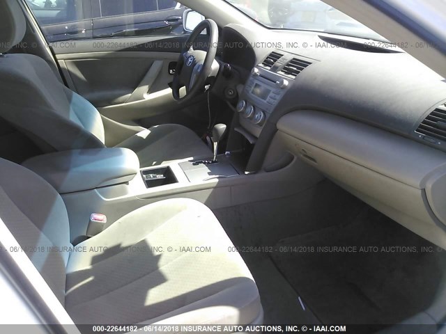 4T1BE46KX7U724903 - 2007 TOYOTA CAMRY NEW GENERAT CE/LE/XLE/SE WHITE photo 5