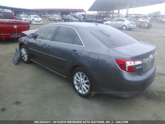 4T4BF1FK3ER393077 - 2014 TOYOTA CAMRY L/SE/LE/XLE 灰色 照片 3