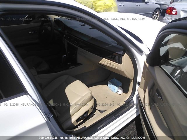 WBAPK5G56BNN81921 - 2011 BMW 328 XI SULEV WHITE photo 5