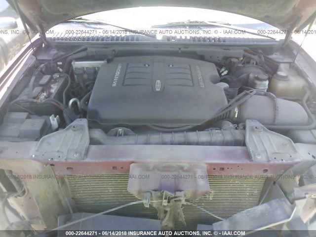 5LMFU28R54LJ05403 - 2004 LINCOLN NAVIGATOR MAROON photo 10