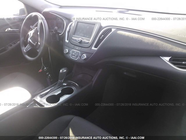 1G1ZB5ST6JF110905 - 2018 CHEVROLET MALIBU LS ნაცრისფერი ფოტო 5