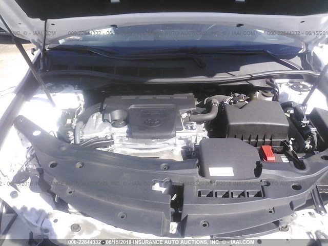 4T1BF1FK2FU106839 - 2015 TOYOTA CAMRY LE/XLE/SE/XSE WHITE photo 10