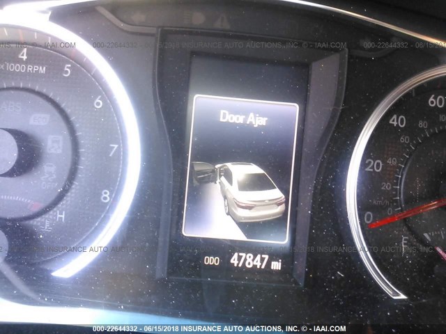 4T1BF1FK2FU106839 - 2015 TOYOTA CAMRY LE/XLE/SE/XSE WHITE photo 7