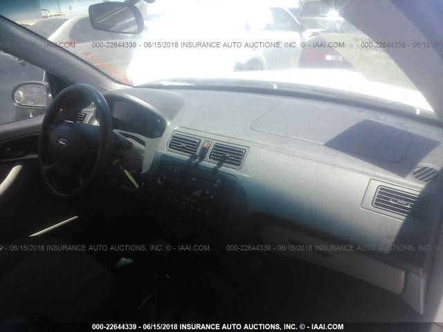 1FAFP34NX7W321487 - 2007 FORD FOCUS ZX4/S/SE/SES 白色 照片 5