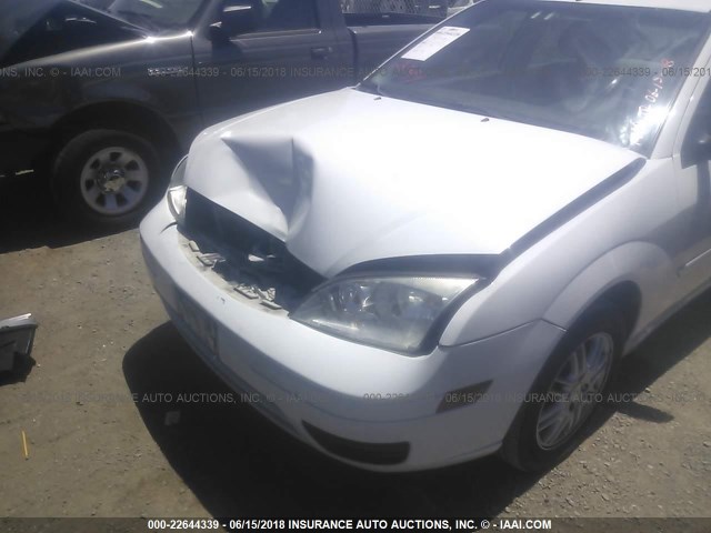 1FAFP34NX7W321487 - 2007 FORD FOCUS ZX4/S/SE/SES 白色 照片 6