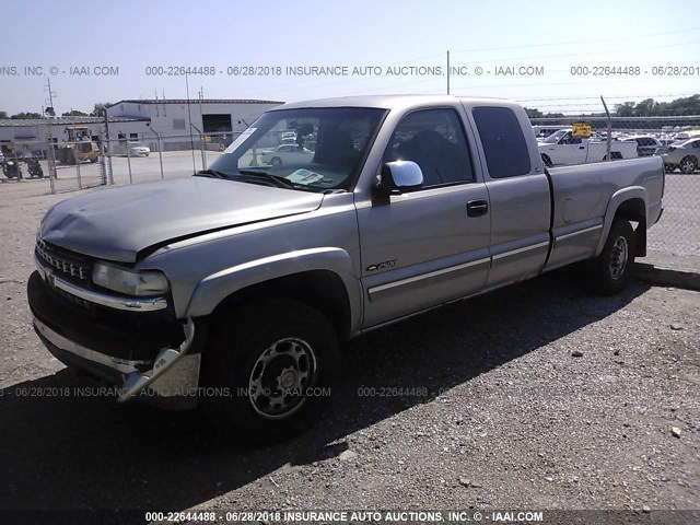 1GCGK29U6XE197702 - 1999 CHEVROLET SILVERADO K2500 SILVER photo 2