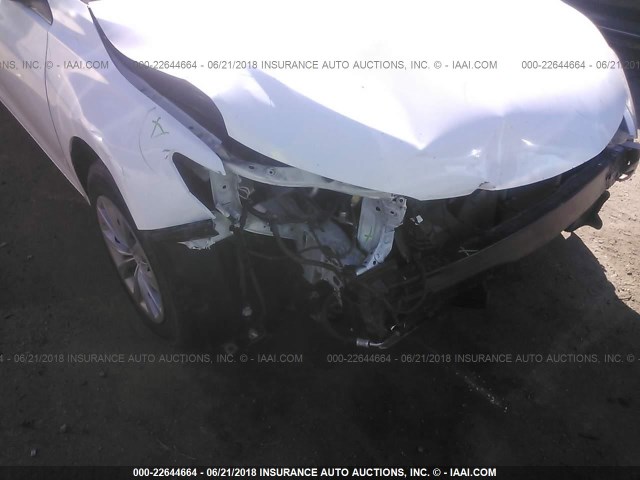 4T1BF1FK1FU015478 - 2015 TOYOTA CAMRY LE/XLE/SE/XSE WHITE photo 6