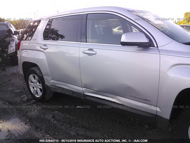 2CTALMEC7B6404353 - 2011 GMC TERRAIN SLE SILVER photo 6