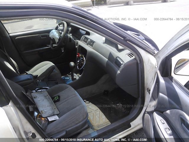 JT2BG22K4W0139158 - 1998 TOYOTA CAMRY CE/LE/XLE 白色 照片 5
