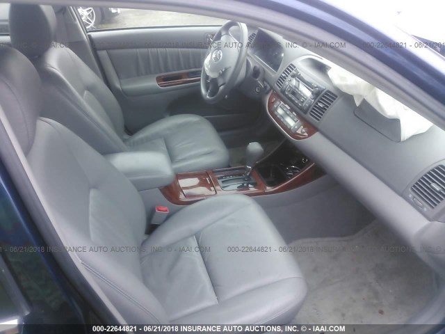 4T1BE32K82U588313 - 2002 TOYOTA CAMRY LE/XLE/SE Mavi foto 5