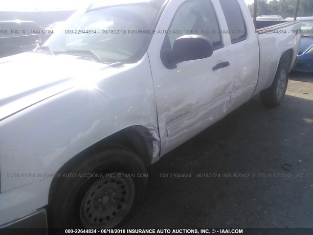 1GTR2VE75DZ391135 - 2013 GMC SIERRA K1500 SLE WHITE photo 6