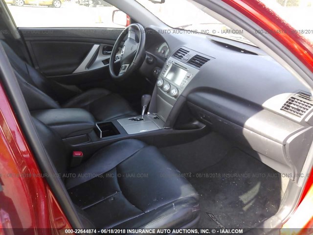 4T1BF3EK6BU692727 - 2011 TOYOTA CAMRY SE/LE/XLE RED photo 5