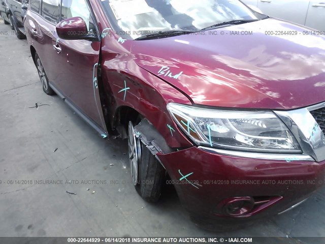 5N1AR2MN9FC627083 - 2015 NISSAN PATHFINDER S/SV/SL/PLATINUM 红色 照片 6
