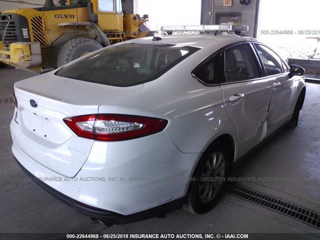 1FA6P0G72F5113622 - 2015 FORD FUSION S WHITE photo 4