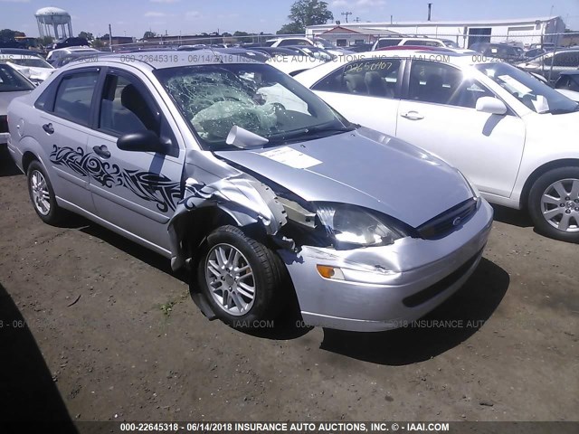 1FAFP3831YW362083 - 2000 FORD FOCUS ZTS SILVER photo 1
