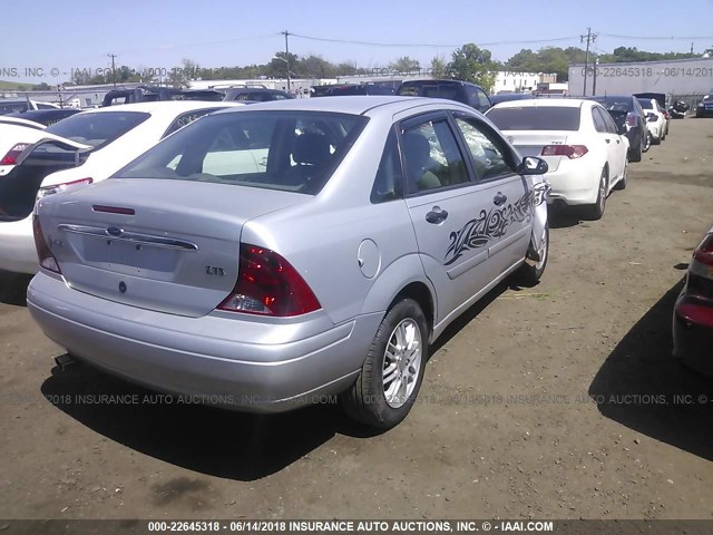 1FAFP3831YW362083 - 2000 FORD FOCUS ZTS SILVER photo 4