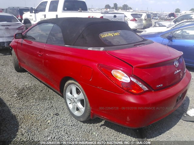 4T1FA38P25U039565 - 2005 TOYOTA CAMRY SOLARA SE/SLE RED photo 3