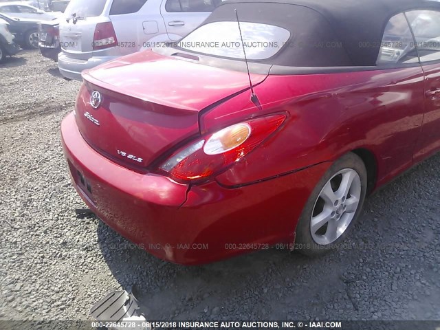 4T1FA38P25U039565 - 2005 TOYOTA CAMRY SOLARA SE/SLE RED photo 6