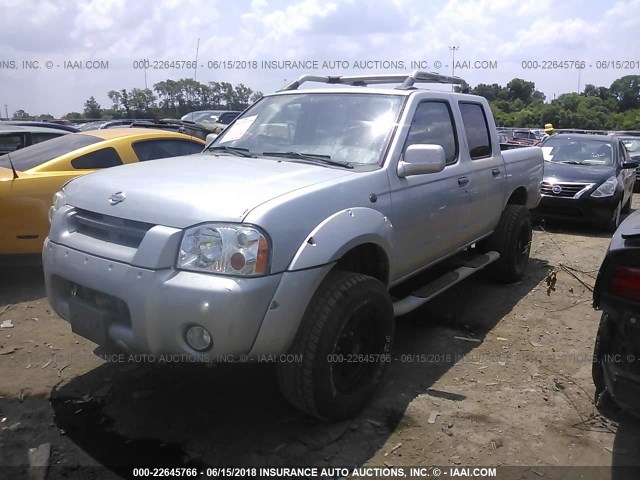 1N6ED27T21C344920 - 2001 NISSAN FRONTIER CREW CAB XE/CREW CAB SE SILVER photo 2