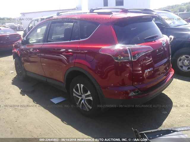 JTMBFREV4HJ132961 - 2017 TOYOTA RAV4 LE RED photo 3