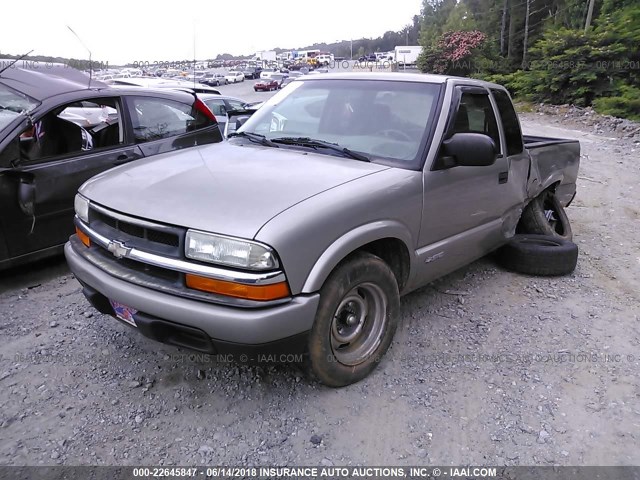 1GCCS19W428105908 - 2002 CHEVROLET S TRUCK S10 GOLD photo 2