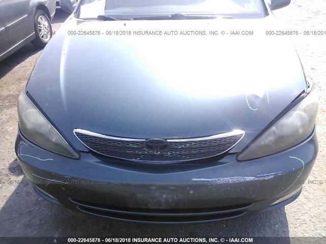 4T1BF32K22U520568 - 2002 TOYOTA CAMRY LE/XLE/SE ნაცრისფერი ფოტო 6