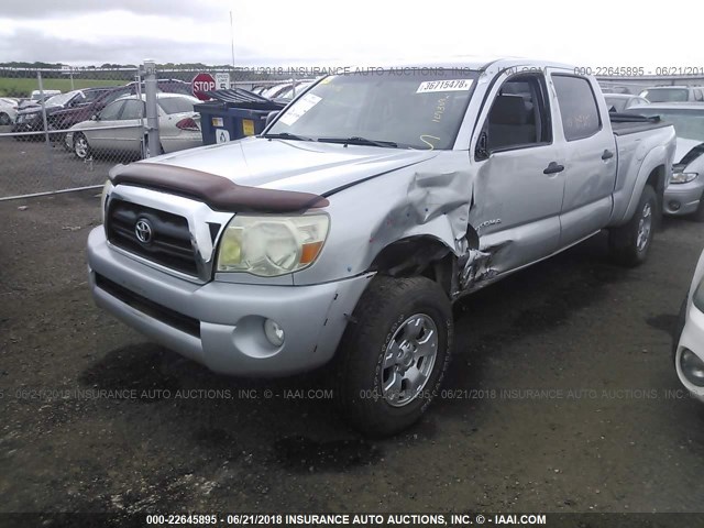 5TEMU52N55Z110867 - 2005 TOYOTA TACOMA DOUBLE CAB LONG BED SILVER photo 2