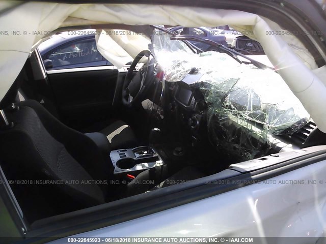 JTEBU5JR5H5478948 - 2017 TOYOTA 4RUNNER SR5 PREM/LTDL/TRAIL/TRD SILVER photo 5