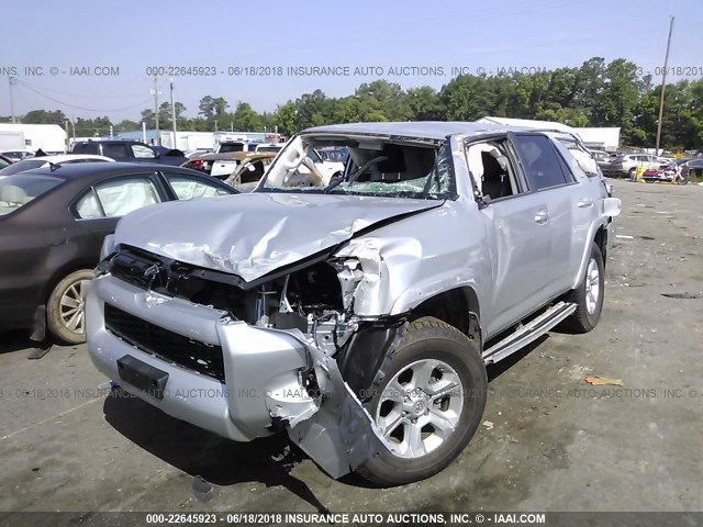 JTEBU5JR5H5478948 - 2017 TOYOTA 4RUNNER SR5 PREM/LTDL/TRAIL/TRD SILVER photo 6