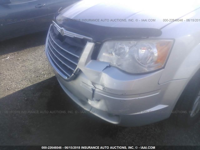 2A8HR54189R639943 - 2009 CHRYSLER TOWN & COUNTRY TOURING SILVER photo 6