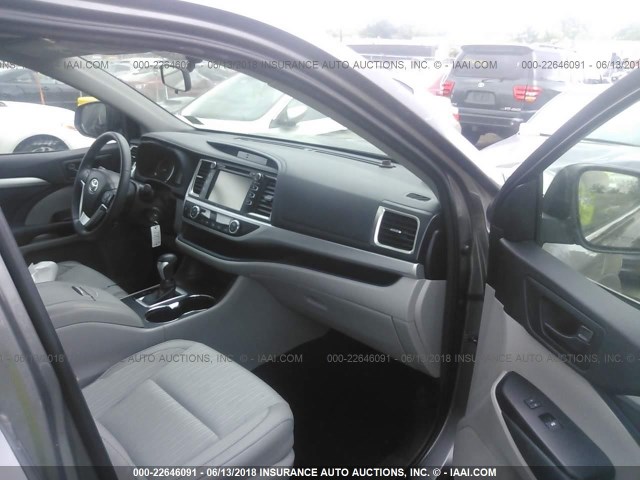 5TDBKRFH3GS292819 - 2016 TOYOTA HIGHLANDER LE/LE PLUS GRAY photo 5