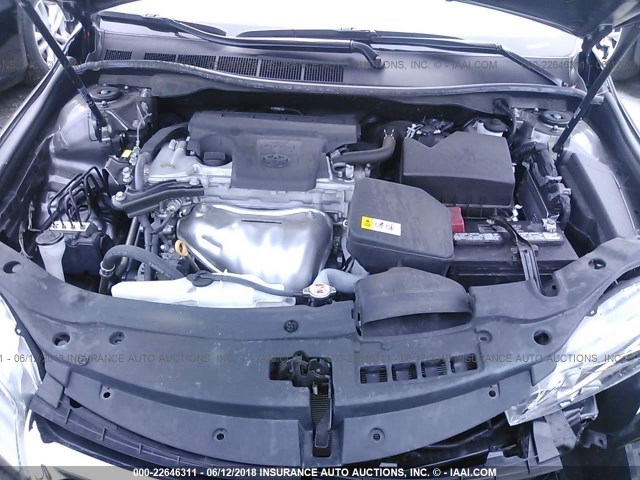4T1BF1FK3HU711052 - 2017 TOYOTA CAMRY LE/XLE/SE/XSE ნაცრისფერი ფოტო 10
