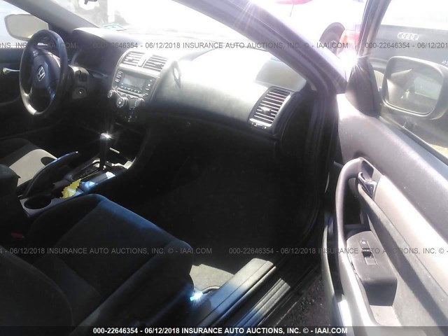 1HGCM82485A018474 - 2005 HONDA ACCORD SE GRAY photo 5