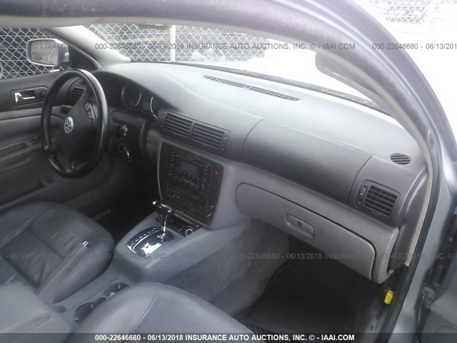 WVWWH63B84E064394 - 2004 VOLKSWAGEN PASSAT GLX 浅蓝色 照片 5