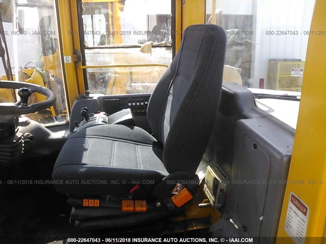 VML90E67765 - 2003 VOLVO L90E YELLOW photo 8