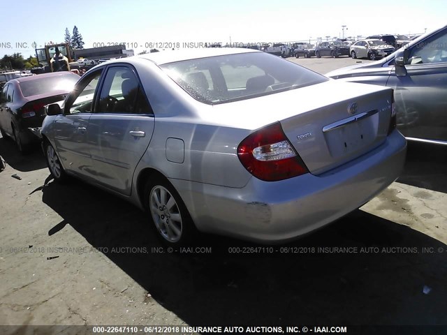 4T1BF30K84U080443 - 2004 TOYOTA CAMRY LE/XLE/SE Gümüş foto 3