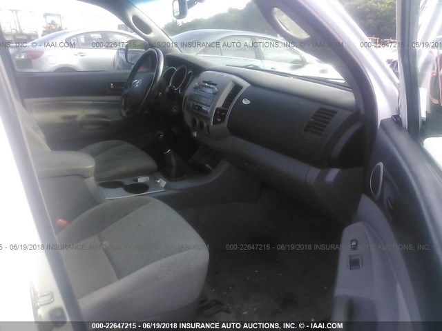 5TETX4CN1AZ687627 - 2010 TOYOTA TACOMA ACCESS CAB Weiß Foto 5