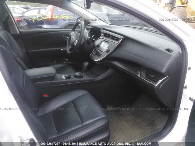 4T1BK1EB5GU228030 - 2016 TOYOTA AVALON XLE PLUS/PREMIUM/TOUR/LTD WHITE photo 5
