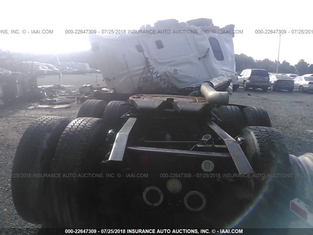 1FUJGLDR4CSBW0185 - 2012 FREIGHTLINER CASCADIA 125  WHITE photo 8