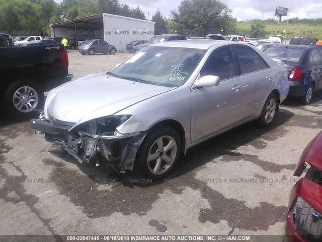 4T1BE32K23U782479 - 2003 TOYOTA CAMRY LE/XLE/SE ვერცხლისფერი ფოტო 2