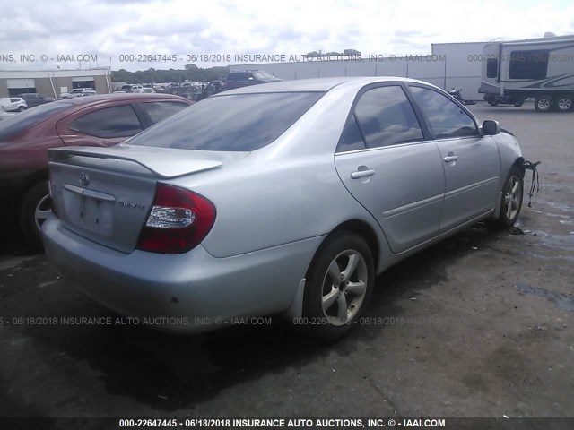 4T1BE32K23U782479 - 2003 TOYOTA CAMRY LE/XLE/SE ვერცხლისფერი ფოტო 4