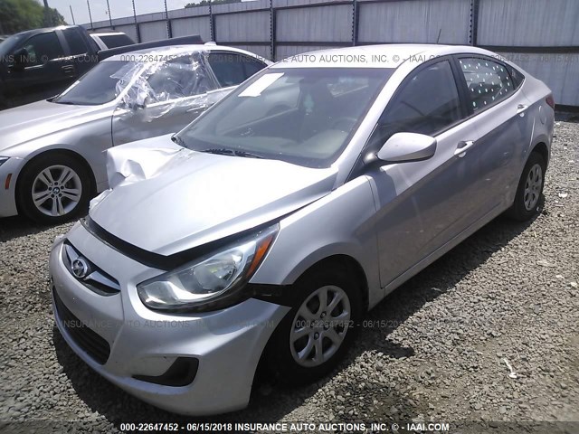 KMHCT4AE8EU667433 - 2014 HYUNDAI ACCENT GLS/GS SILVER photo 2