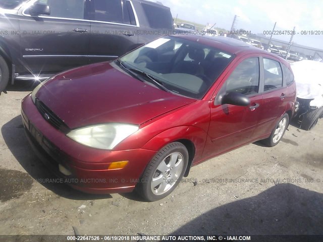 3FAFP37332R113814 - 2002 FORD FOCUS ZX5 RED photo 2
