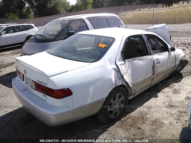 JT2BF22K510303271 - 2001 TOYOTA CAMRY CE/LE/XLE თეთრი ფოტო 4