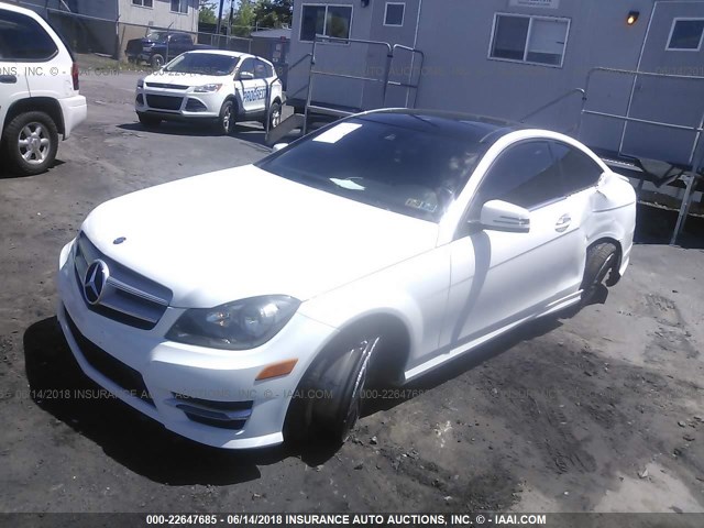 WDDGJ8JB8DG042476 - 2013 MERCEDES-BENZ C 350 4MATIC WHITE photo 2