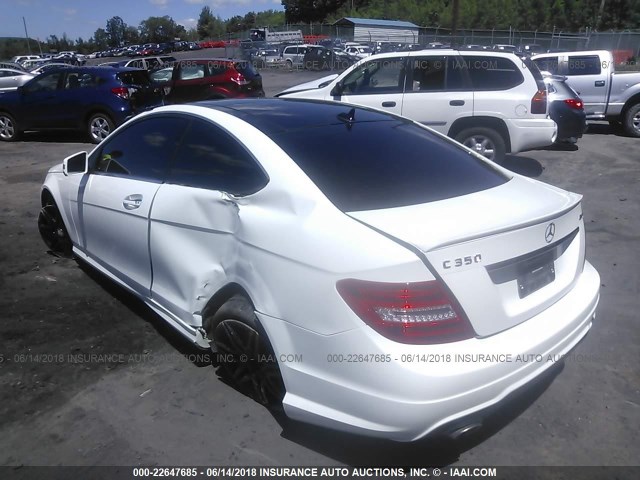 WDDGJ8JB8DG042476 - 2013 MERCEDES-BENZ C 350 4MATIC WHITE photo 3