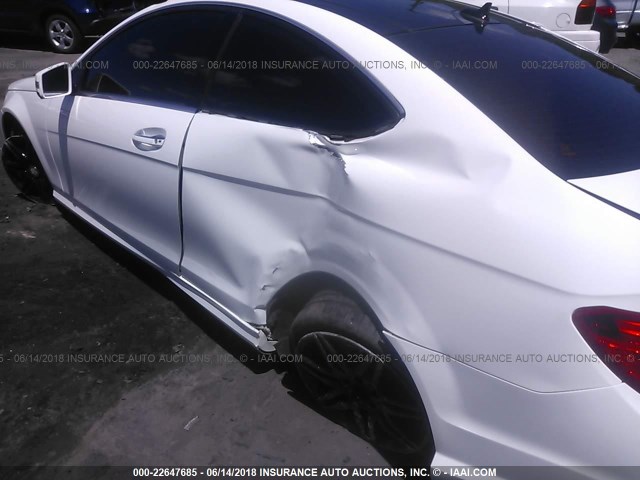 WDDGJ8JB8DG042476 - 2013 MERCEDES-BENZ C 350 4MATIC WHITE photo 6