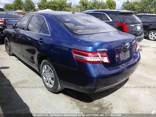 4T1BF3EK1BU592129 - 2011 TOYOTA CAMRY SE/LE/XLE BLUE photo 3