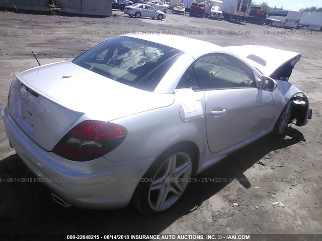 WDBWK54F29F191431 - 2009 MERCEDES-BENZ SLK 300 SILVER photo 4